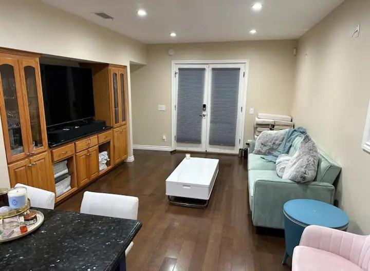 Room Walkable To Ucla Лос-Анджелес Экстерьер фото